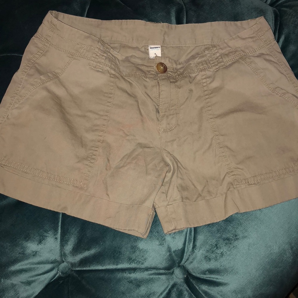 Women’s old navy khaki shorts